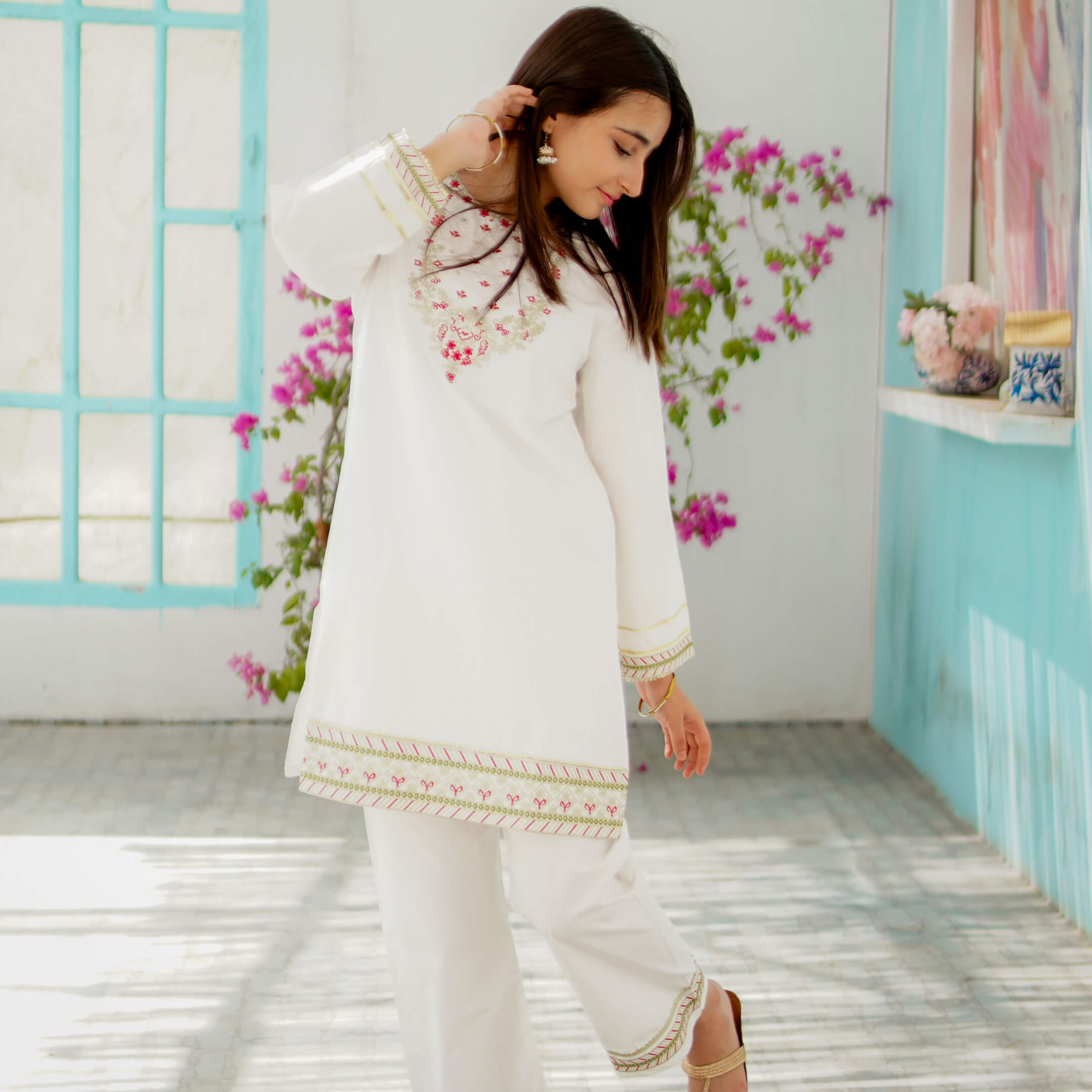 Charming White: Winter Cotton Radiance