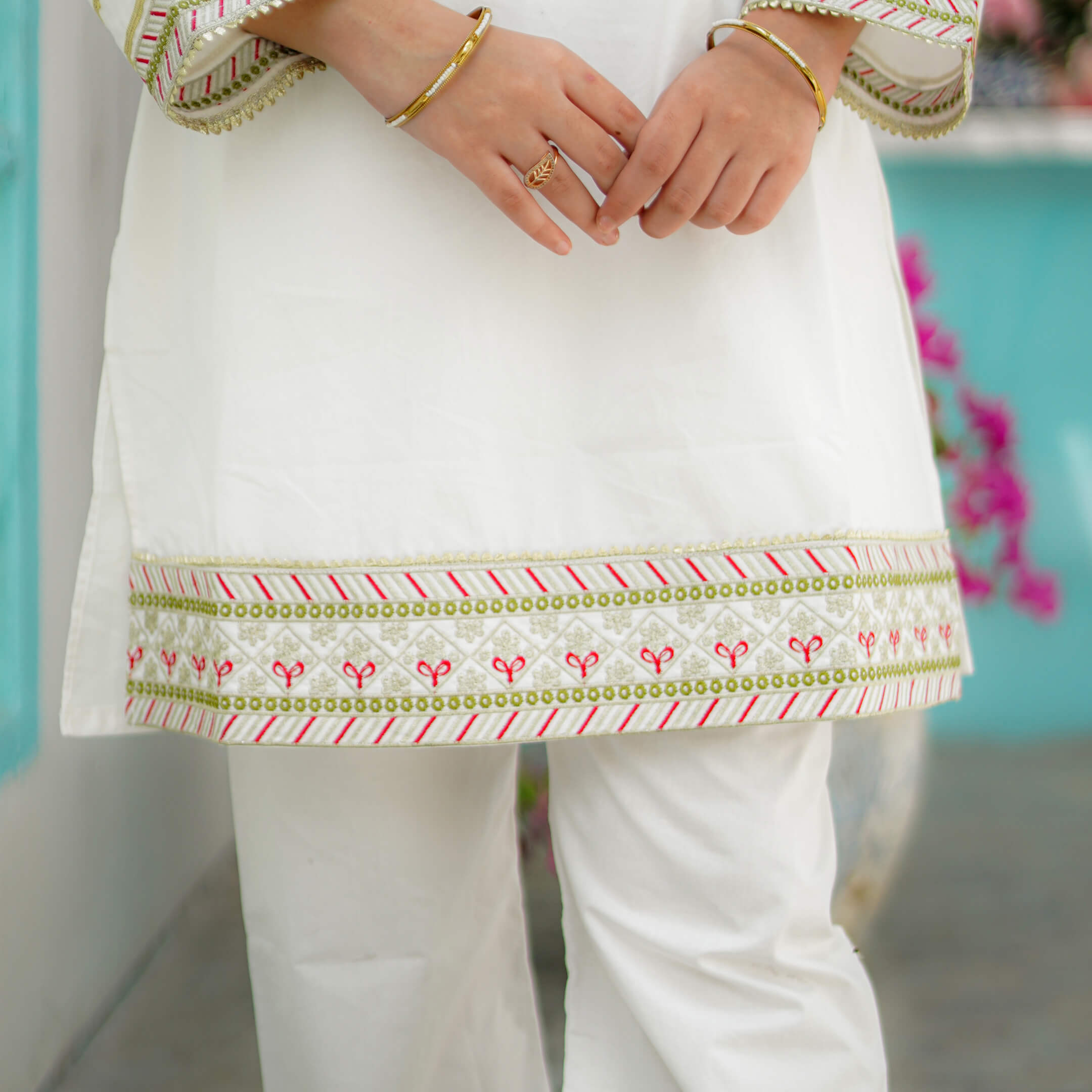 Charming White: Winter Cotton Radiance